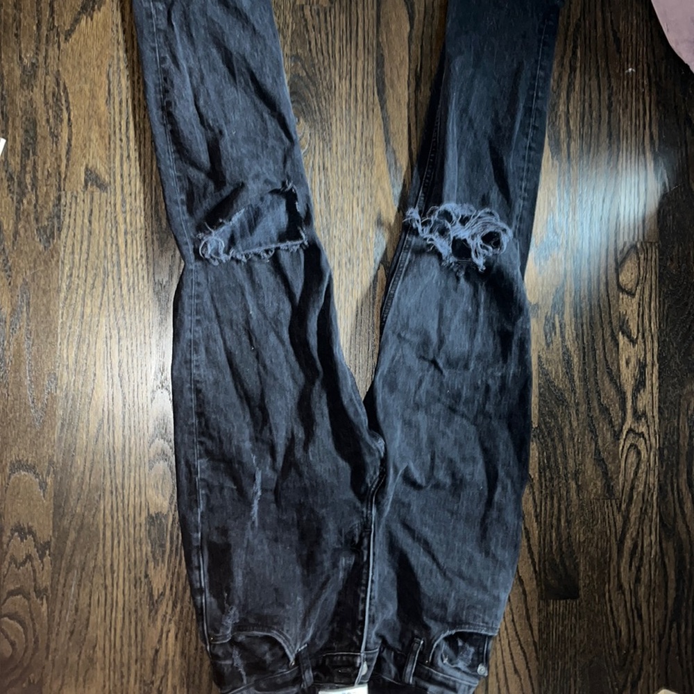 Black abercrombie and fitch mom jeans ripped